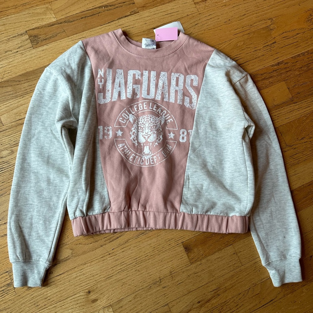 NWT Zoe and Liv crop crew neck sweater women’s medium